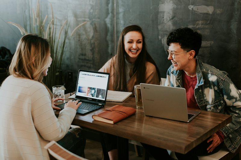 Freelancing 2026: Fiverr vs Upwork (Honest Take)